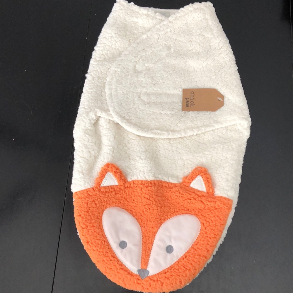 NWT Chick Pea swaddle blanket, 3-6 mos